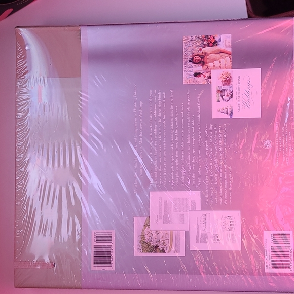 Martha Stewart keepsake wedding planner and Wedding cake book. 2 items together. - Picture 3 of 6